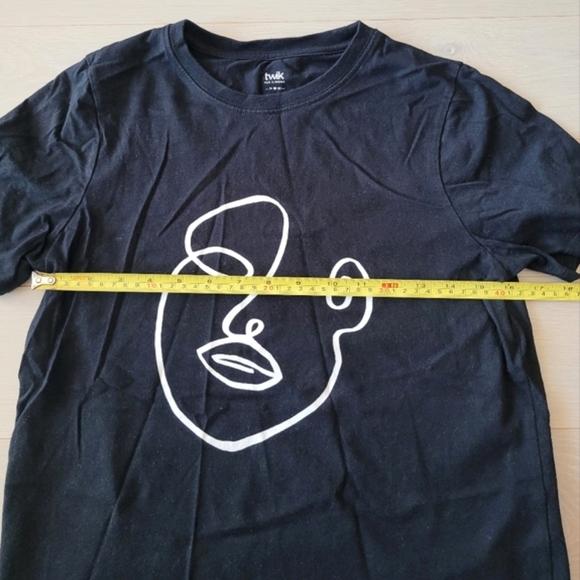 TWIK Graphic Tee | Organic cotton - Picture 3 of 8